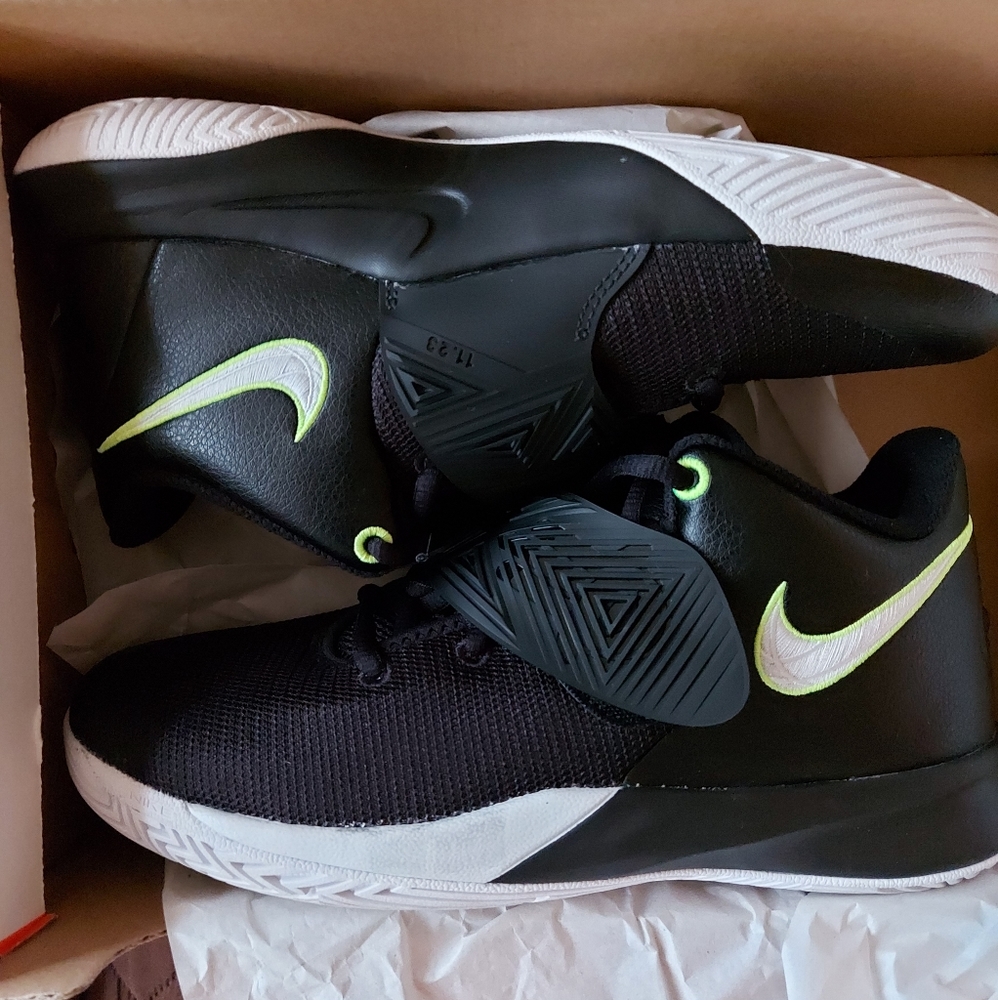 Boys sneakers